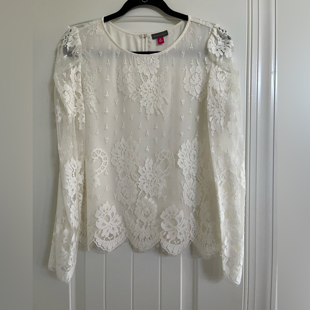 Vince Camuto medium scalloped hem lace blouse